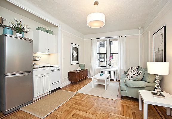 2nd image of 85 Barrow St APT 4R