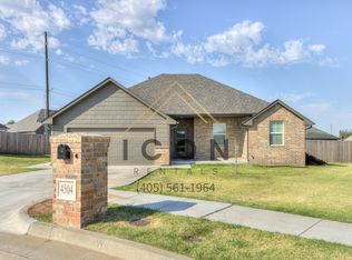 4504 Desert Spring Ct, Yukon, OK 73099