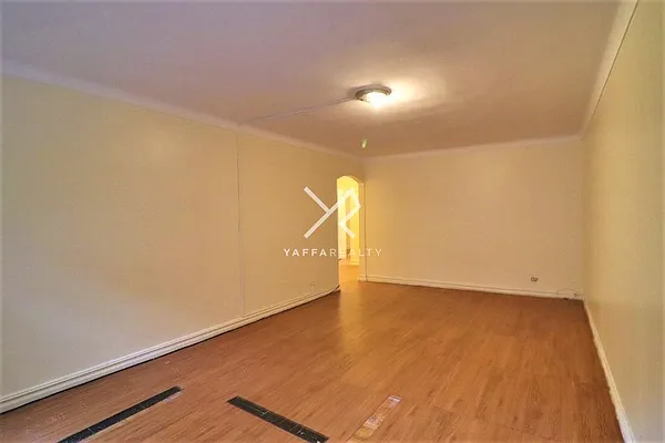 Rented by Yaffa Realty LLC | media 3