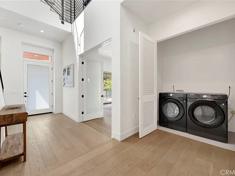 941 E California Blvd #1 — Photo 7