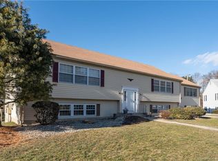 89 Founders Vlg #89, Clinton, CT 06413