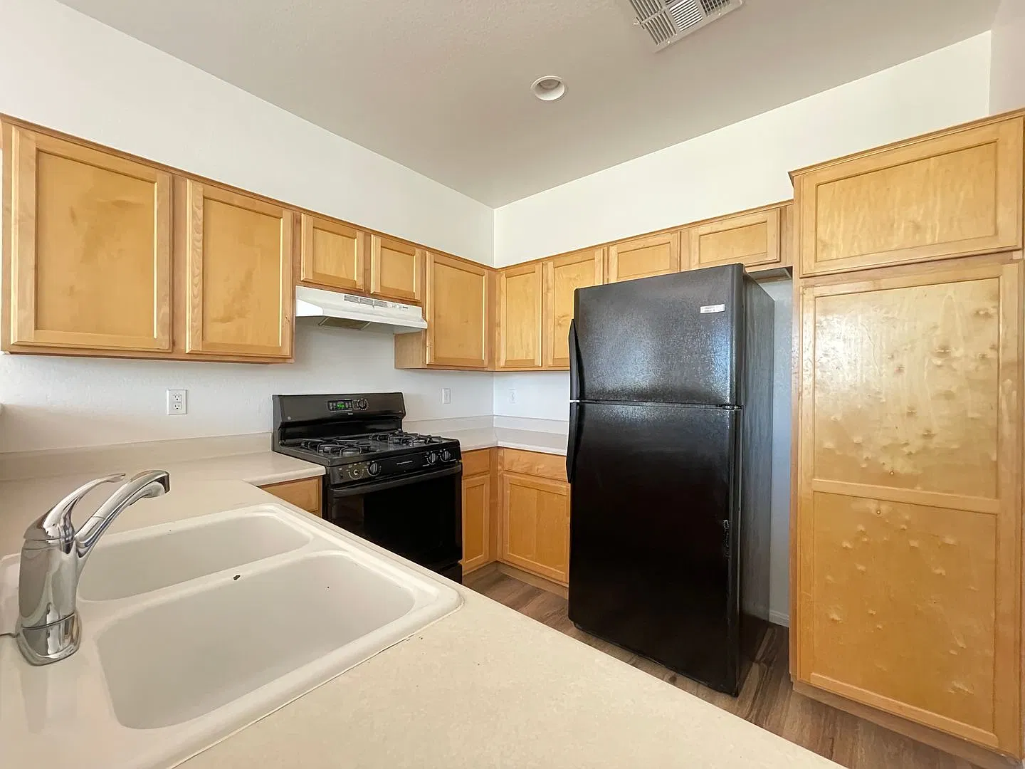 W. Cactus and S. Valley View - Lovely split level 2 bedroom home in Southern Highlands. — Photo 2