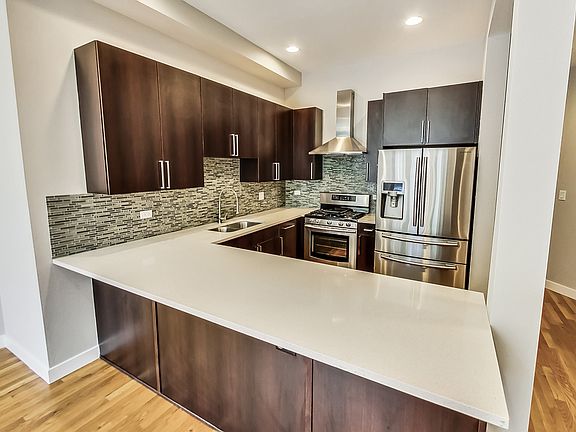 5th image of 2644 W Augusta Blvd #1