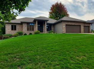 1273 Dolan Dr, Sun Prairie, WI 53590