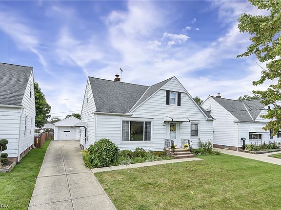 3rd image of 1698 Hawthorne Dr