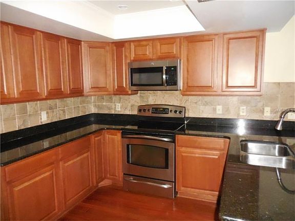 5th image of 101 Elderberry Ln
