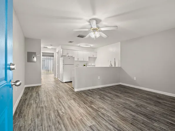 Villas of Legends Field South