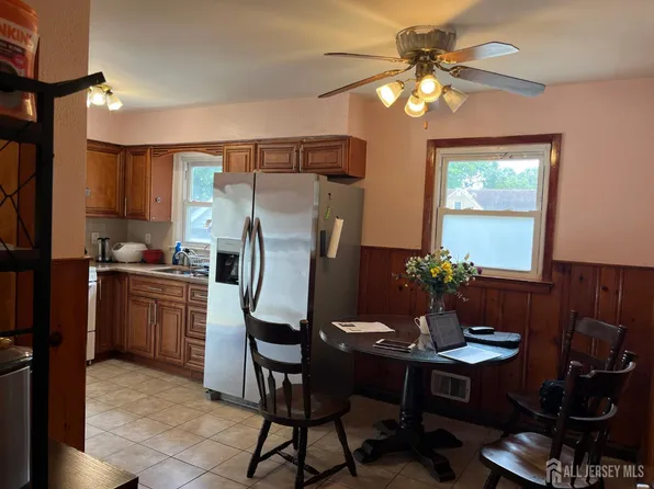 10 Travers Ave, Edison, NJ 08817