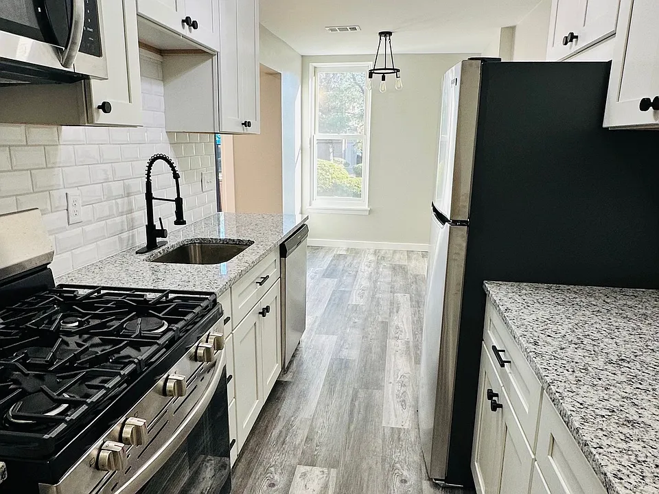 50 Shrewsbury Green Dr #50F