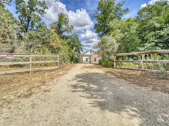 2nd image of 1552 Maris Ln