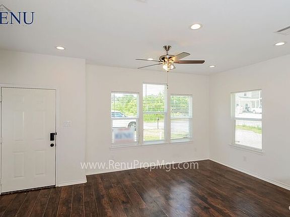 3rd image of 16725 Meadowcroft