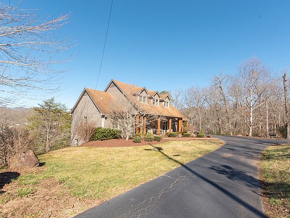 2nd image of 170 Lauren Ln
