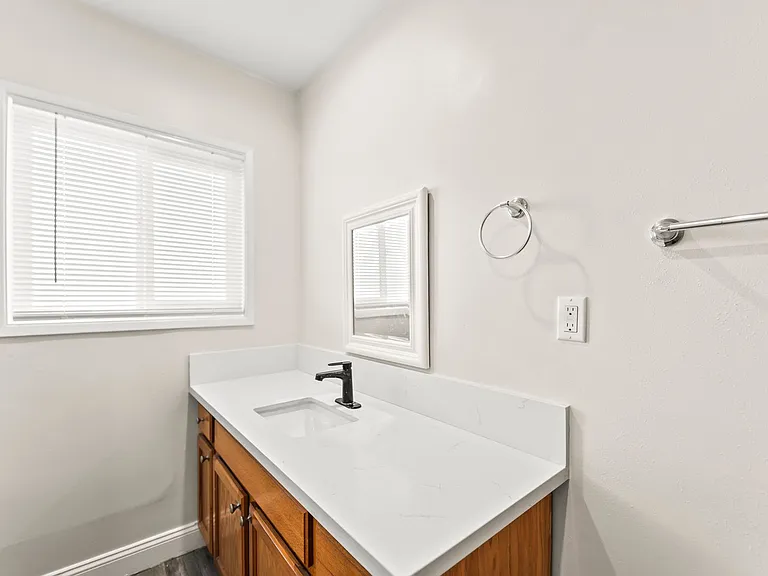 14525 Albers St — Photo 15