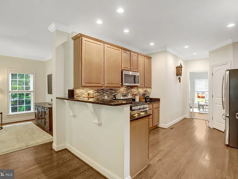 2862 Rosemary Ln — Photo 18