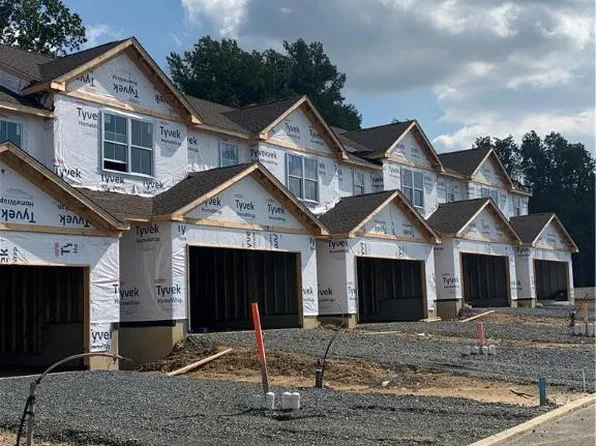 1328 Tilghman St, Emmaus, PA 18049