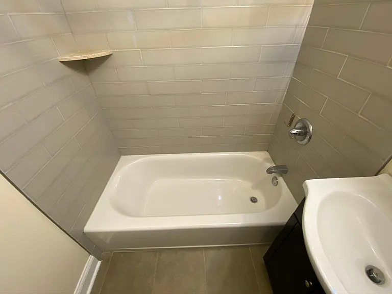 1529 Spruce St #4D — Photo 9
