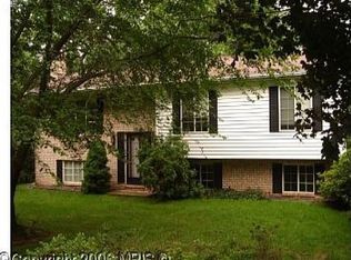 2206 Cedarhill Dr, Finksburg, MD
