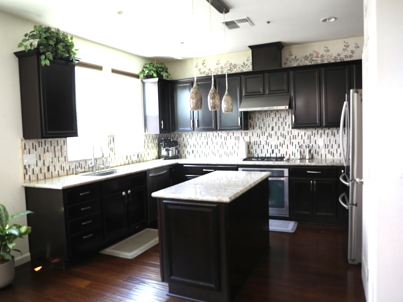 3 bed, 2.5 bath, 1873 sqft, $3,980 — Photo 4