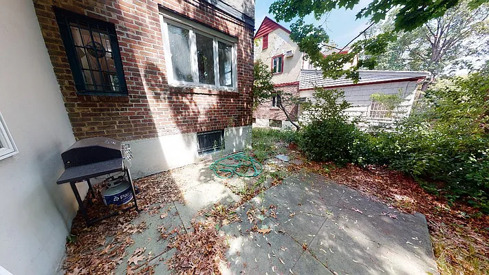 Rented by Metro Garden Realty NYC | media 50