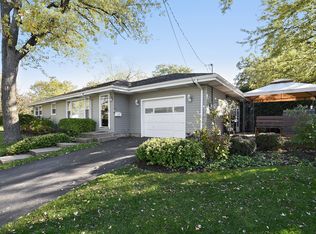 127 Harvey Ave, Grayslake, IL 60030