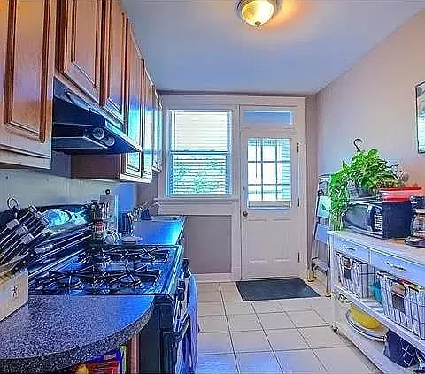 1369 McCausland Ave #2N — Photo 3