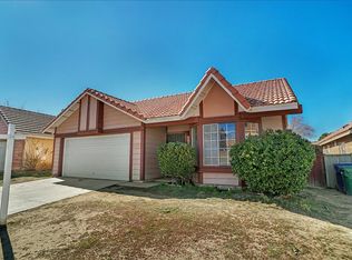 36907 Hillcrest Dr, Palmdale, CA 93552