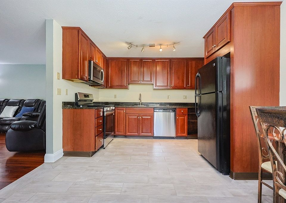 1st image of 2410 Skyline Dr Unit 7