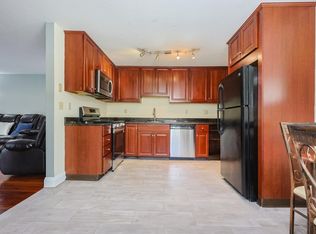 2410 Skyline Dr UNIT 7, Lowell, MA 01854