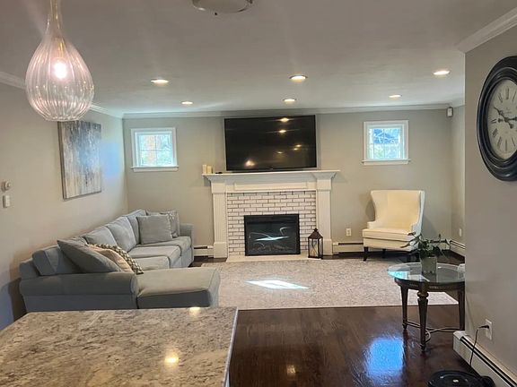 3rd image of 21 Shubert Rd