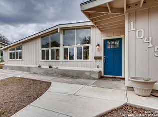 1045 Ivy Ln, Terrell Hills, TX 78209