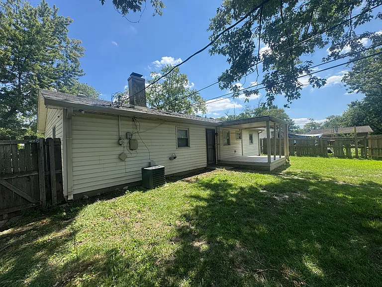 3268 N Wellington Ave — Photo 3