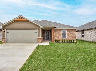 821 Saint James Pl, Newcastle, OK 73065