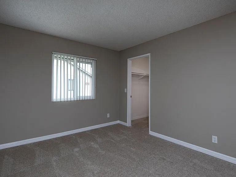 Oro Vista Apartments — Photo 16