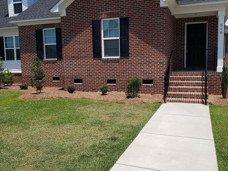1st image of 516 Amberdale Cir E