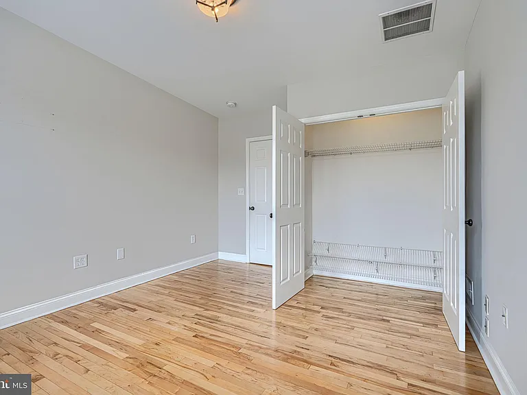 609 S East Ave — Photo 21