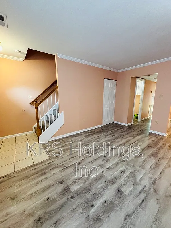 3 bed, 2.5 bath, 1378 sqft, $1,995 — Photo 2