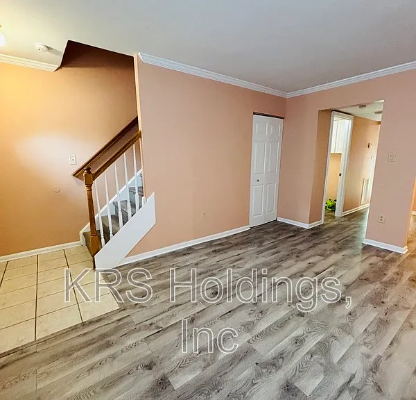 1235 Thomas Jefferson Pl — Photo 2