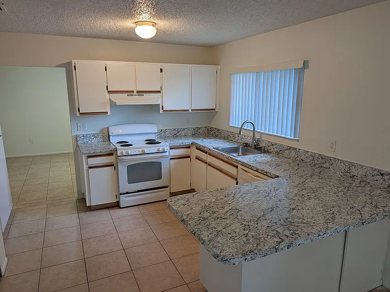 1257 Lamplighter Dr NW — Photo 2