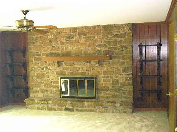 3rd image of 6320 N Myrtle Ln