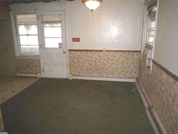 4th image of 469 Lincoln Dr