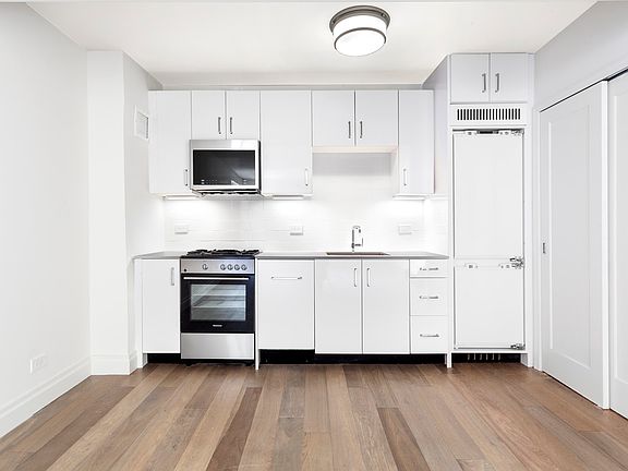 3rd image of 50 E 8th St APT 6M