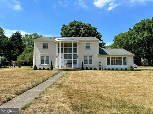 3110 Waterford Dr, Cinnaminson, NJ 08077