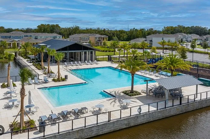 2 bed, 2.5 bath, 1276 sqft, $2,000 — Photo 3