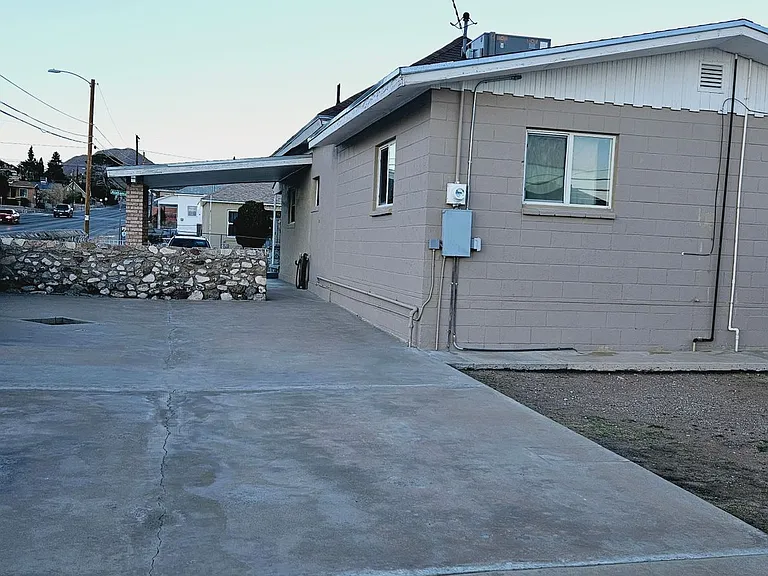2600 Aurora Ave — Photo 16