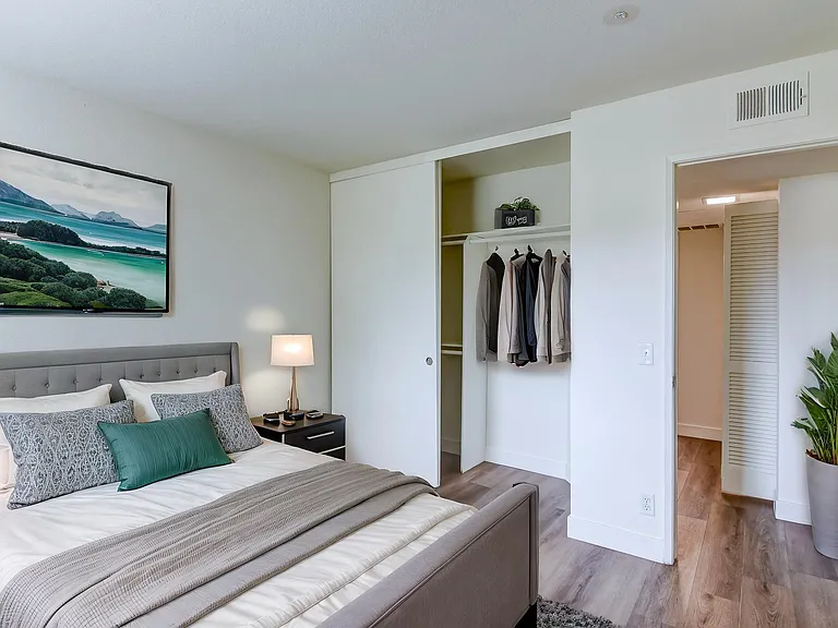 Rancho Hillside Apartments — Photo 39