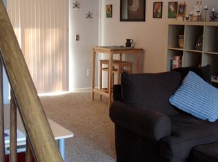 127 Black Point Rd APT 20, Niantic, CT 06357