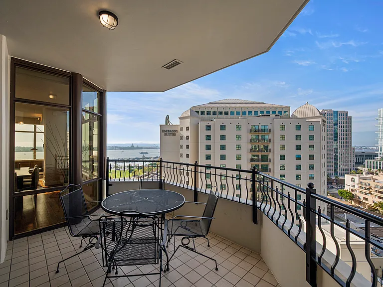 700 W Harbor Dr W #1204 — Photo 40