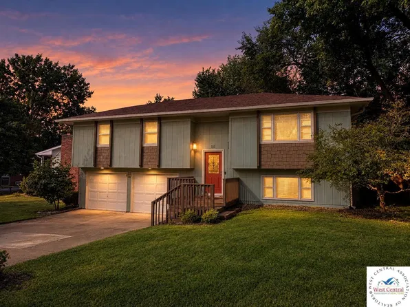 115 Fairview Ave, Warrensburg, MO 64093