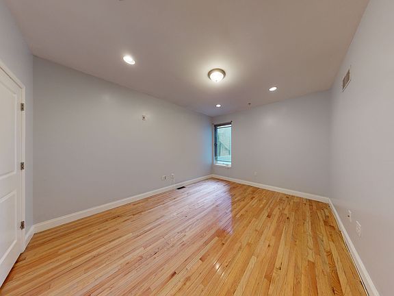 3rd image of 1846 N 17th St Floor 1
