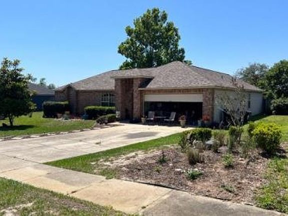 2nd image of 824 White Birch Ct